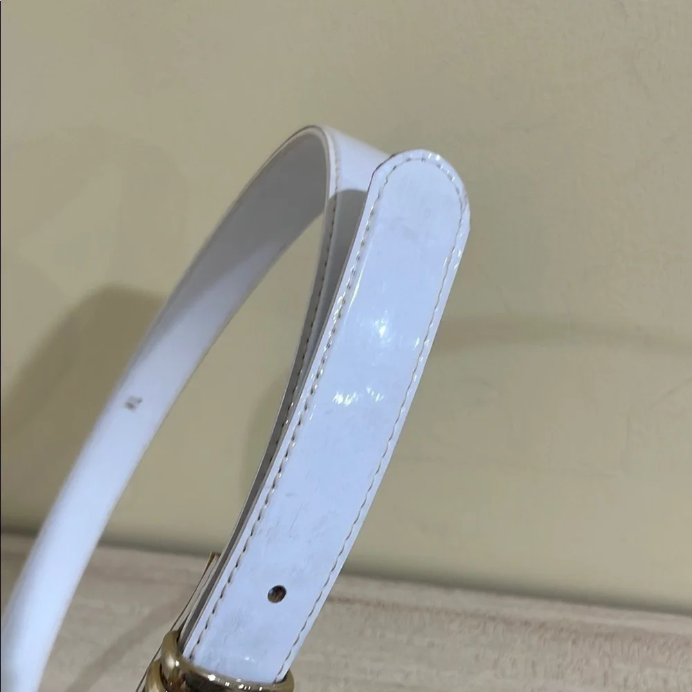 Elegant White and Gold Leather Belt with Decorative Buckle